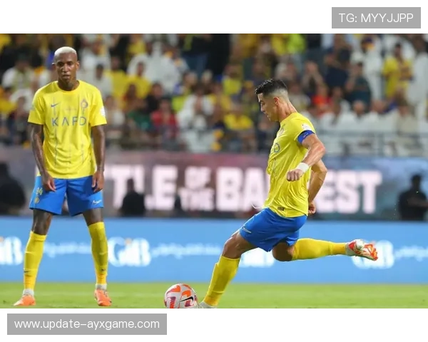 C罗任意球特训记：精准角度与弧线的秘密