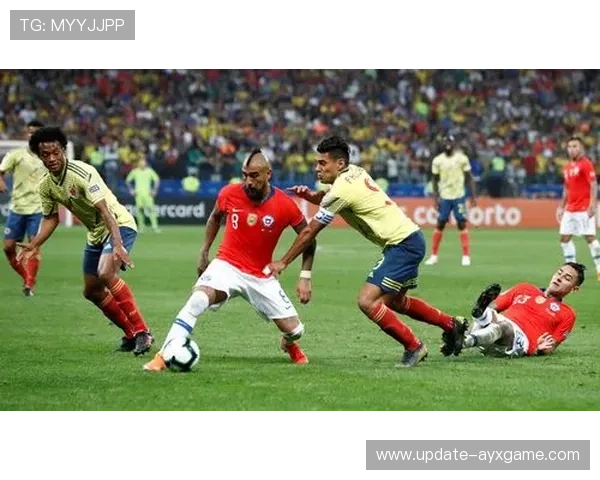 哥伦比亚边路突入制造点球变局:足球场上的精彩瞬间